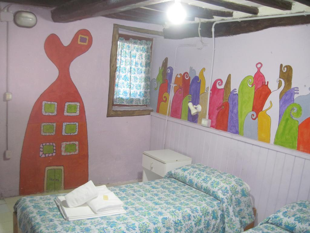 Libera Universita Di Alcatraz Guest House Morleschio ห้อง รูปภาพ
